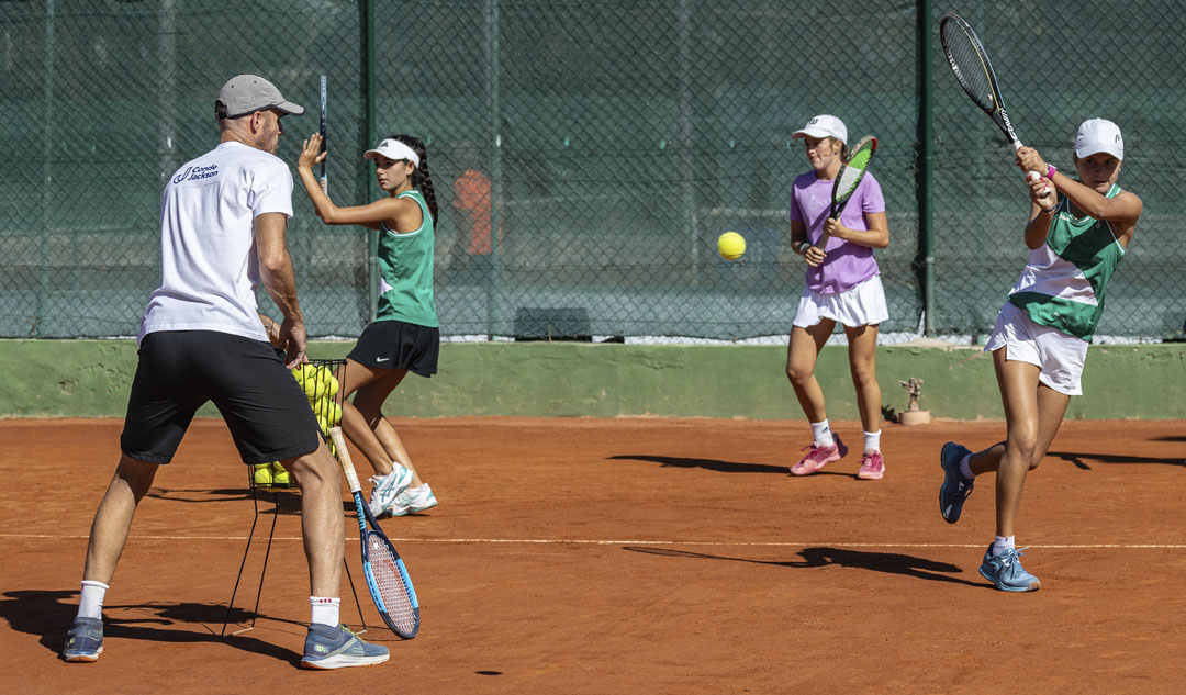 SLIDER ESCUELA DE TENIS_0000_Capa 4